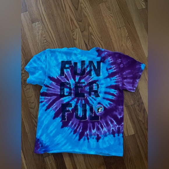 Size large Bucees tie dye shirt.  Turquoise and purple.  Fun-Der-Ful on back - Picture 2 of 3